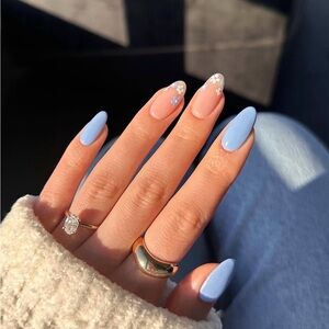 Elegant Blue flower press on nails